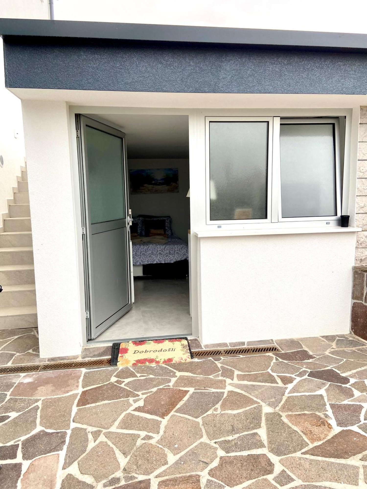 Escape Studio Apartment *